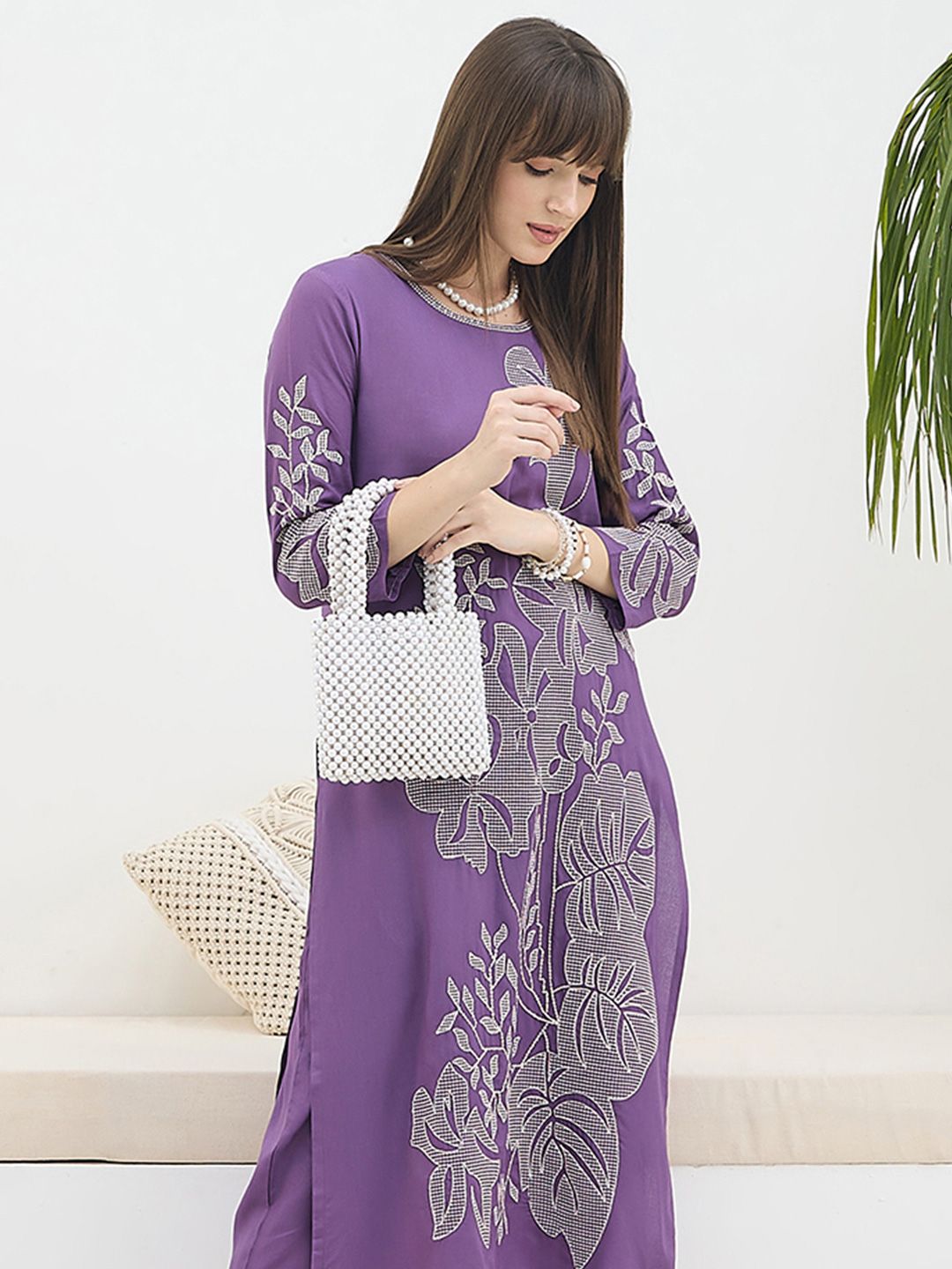 Women Floral Printed Regular Kurta with Trousers