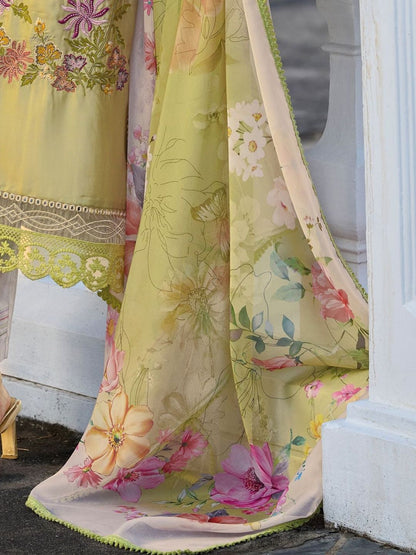 Floral Embroidered Regular Thread Work Kurta With Trouser & Dupatta
