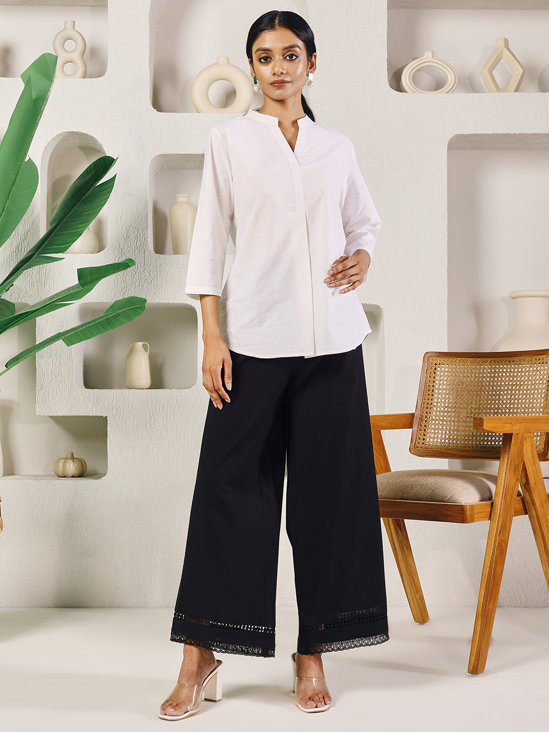 Dhiyona FL Women's Black Cotton Solid Palazzo