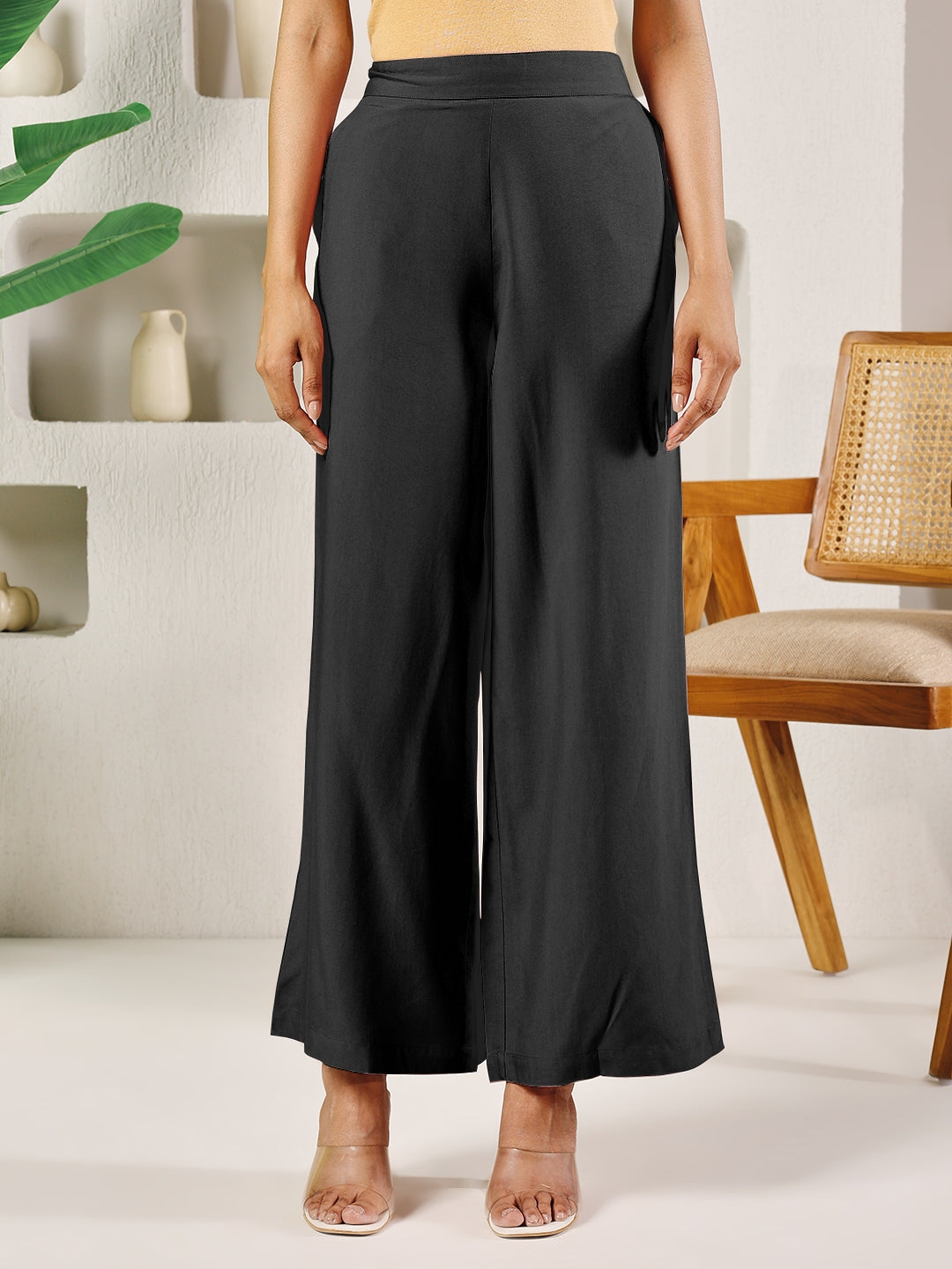 Dhiyona FL Women's Black Solid Rayon Straight Palazzo