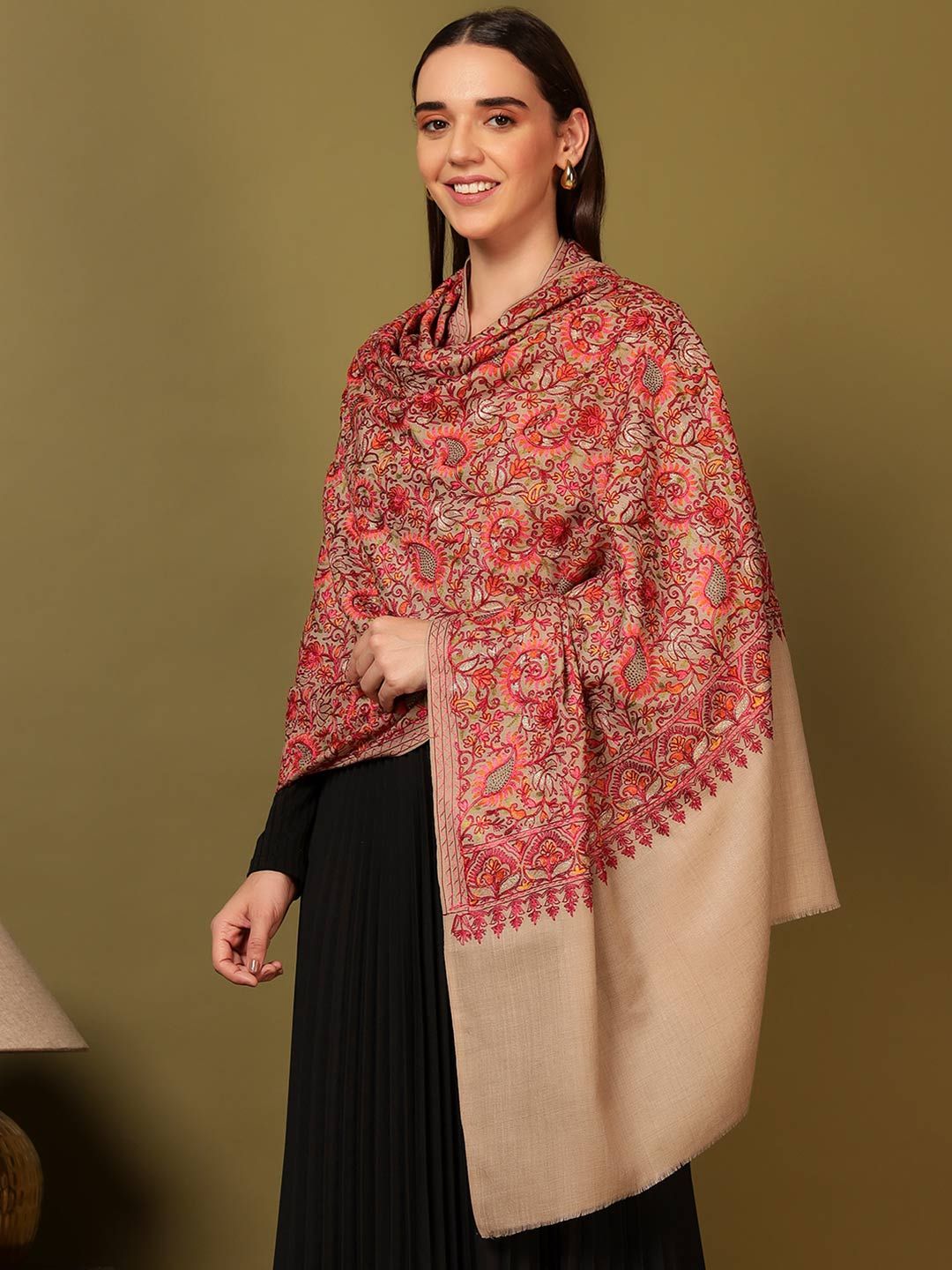 Dhiyona PA Floral And Paisley Embroidered Thread Work Woollen & Acrylic Shawl
