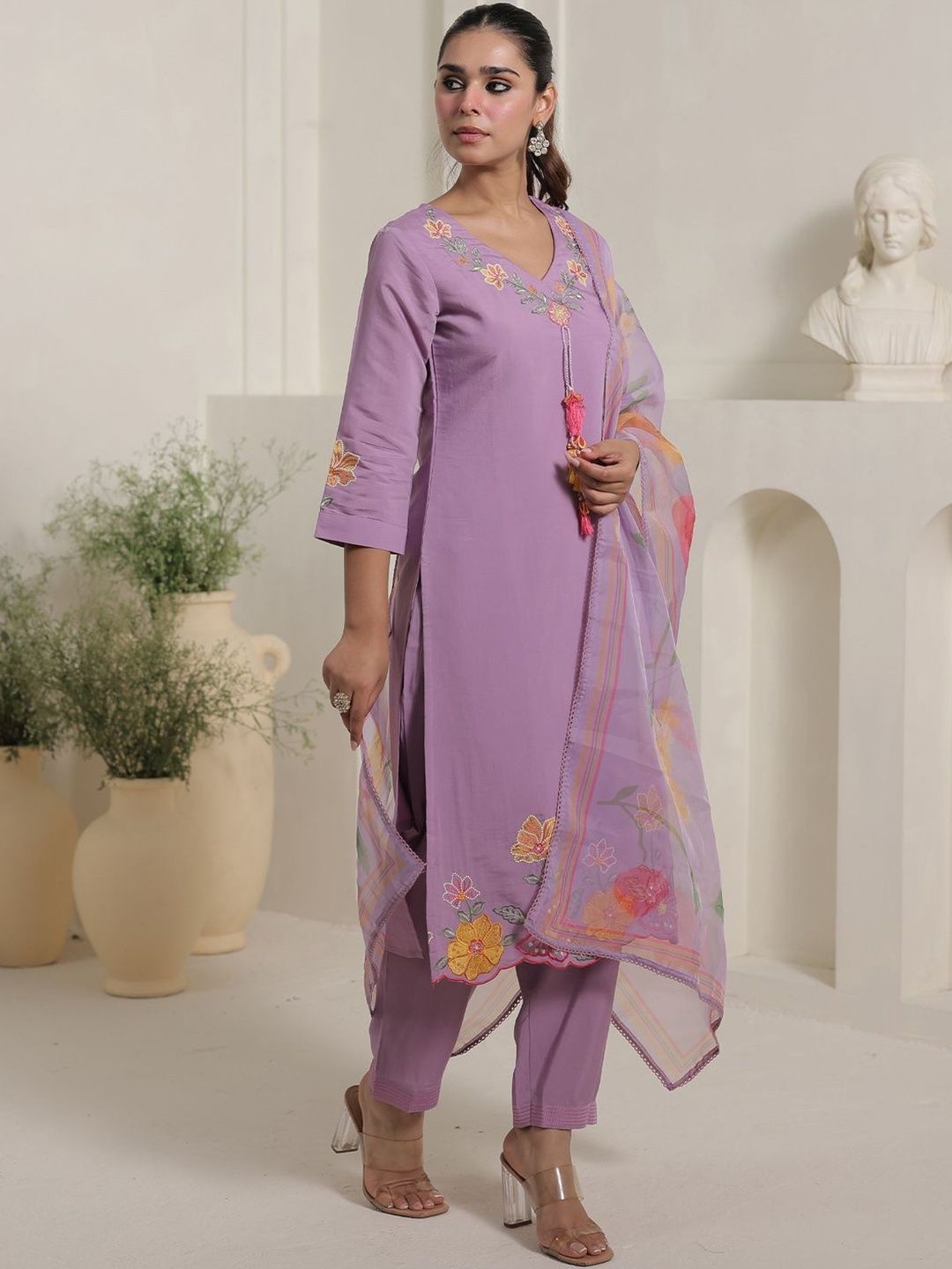 Women Floral Printed Kurta with Trouser & Dupatta