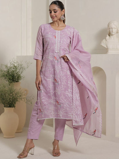 Women Floral Embroidered Round Neck Thread Work Kurta with Trousers & Dupatta