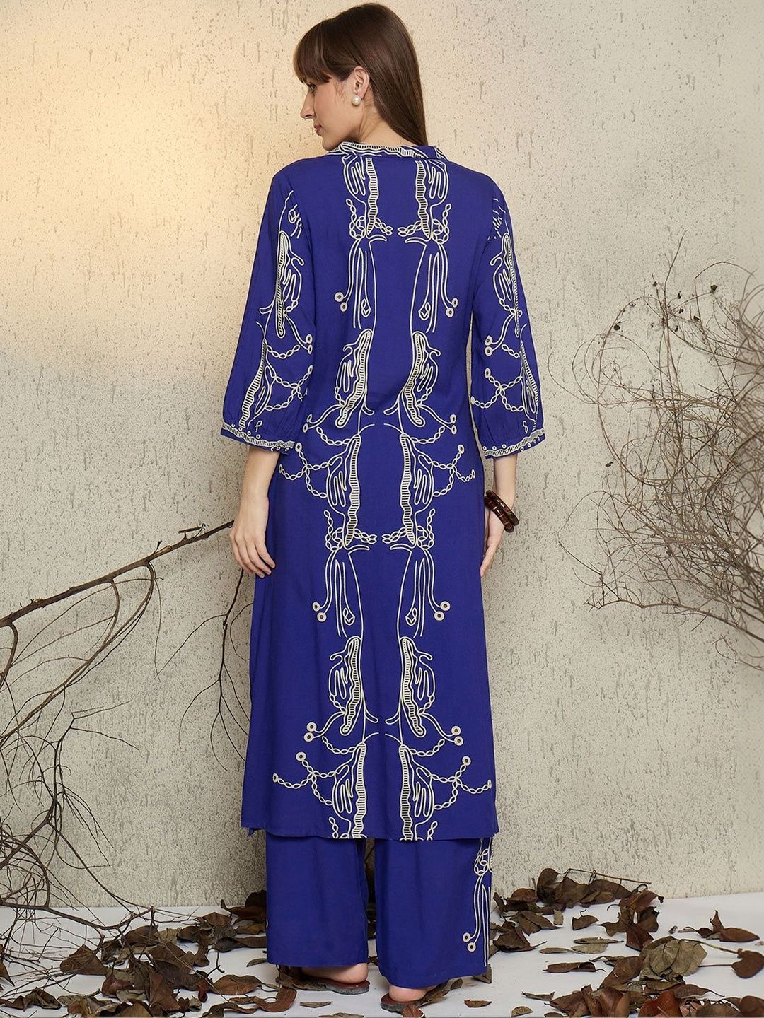 Women Ethnic Motifs Embroidered Regular Thread Work Kurta with Trousers