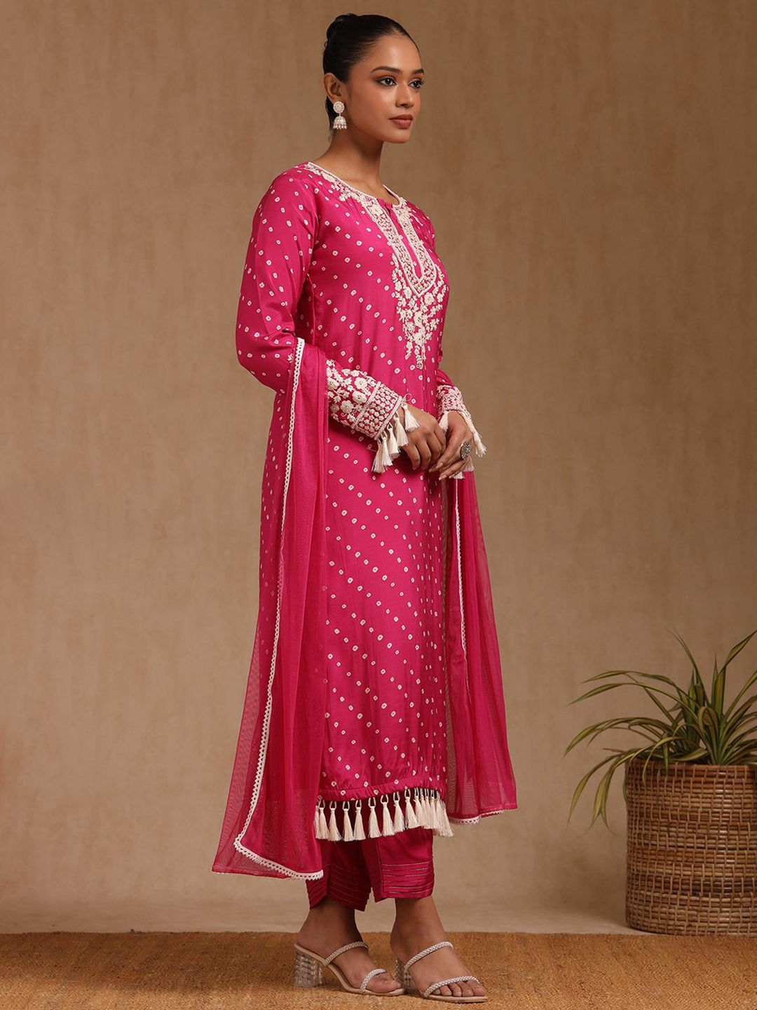 Dhiyona SO Women's Women Geometric Printed Regular Thread Work Kurta with Trousers & With Dupatta