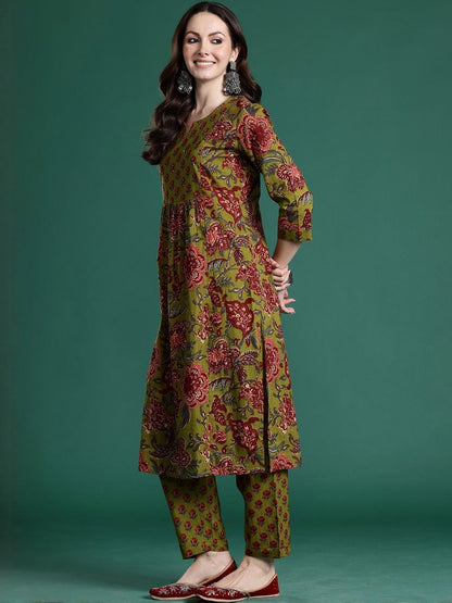 Women Floral Printed Empire Pure Cotton Kurta with Trousers