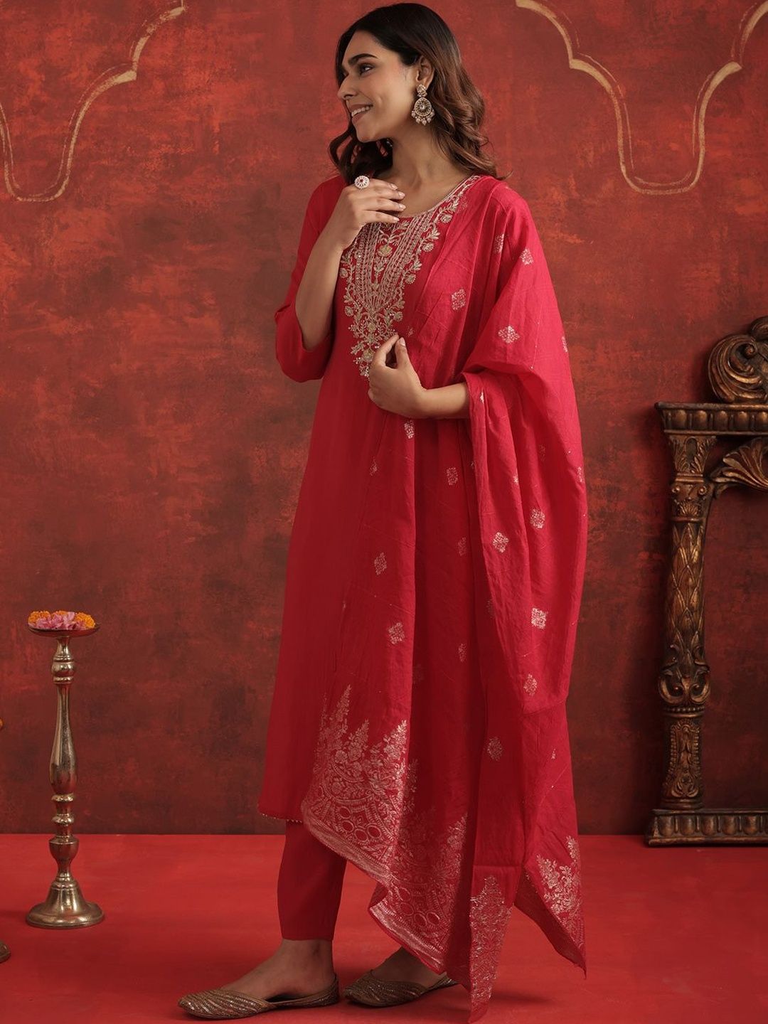 Floral Yoke Design Round Neck Thread Work Straight Kurta With Trousers & Dupatta