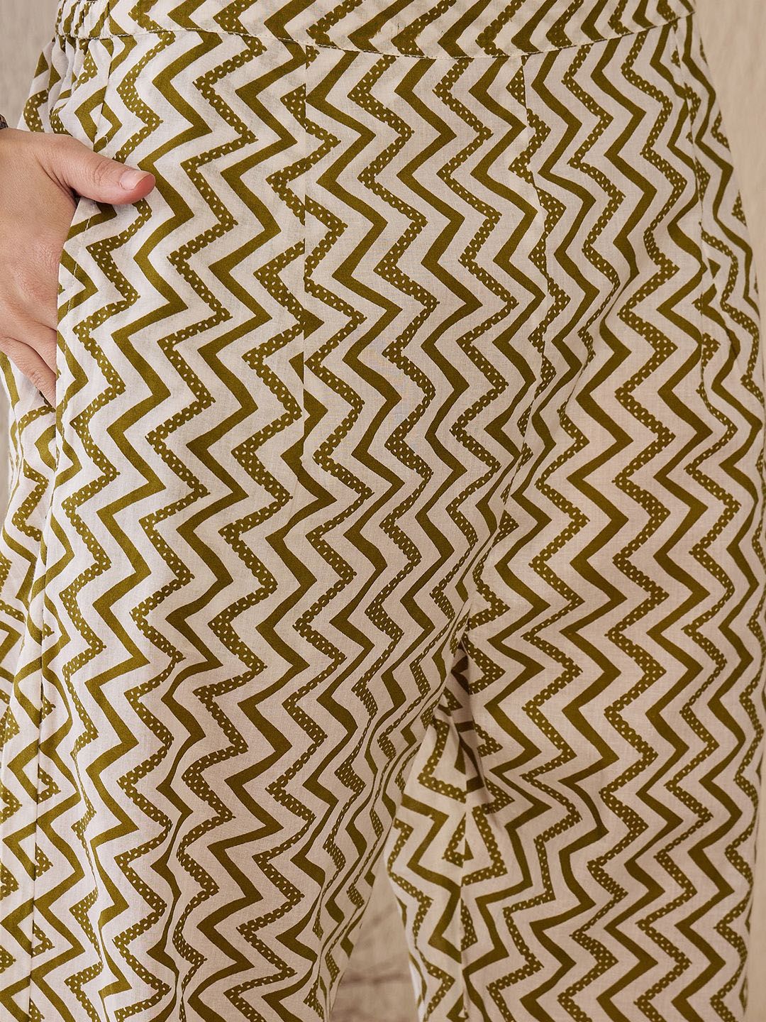 Women Ethnic Motifs Printed Regular Pure Cotton Kurta with Trousers & With Dupatta