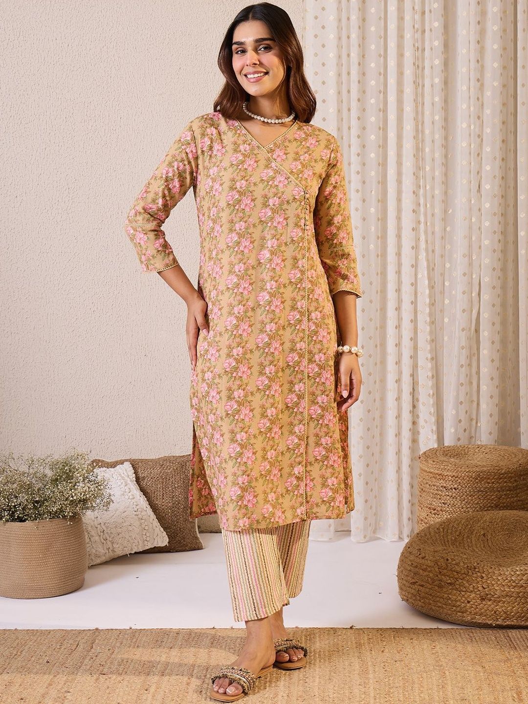 Floral Printed Straight Pure Cotton Kurta With Trousers & Dupatta