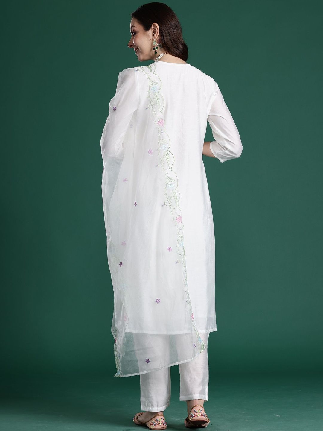 Women Floral Embroidered Regular Thread Work Kurta with Trousers & Dupatta