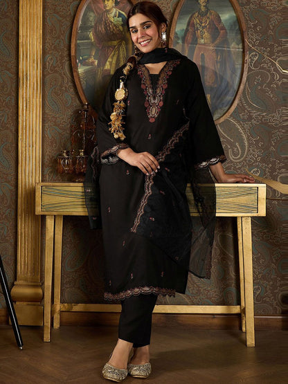 Ethnic Motifs Embroidered Thread Work Kurta with Trousers & Dupatta