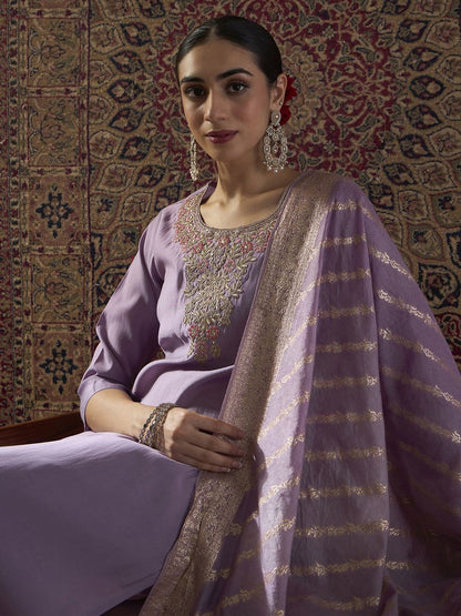 Ethnic Motifs Embroidered Round Neck Thread Work Kurta With Trousers & Dupatta