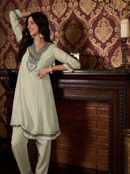 Dhiyona CH Women Ethnic Motifs Embroidered V-Neck Thread Work A-Line Regular Kurta Set