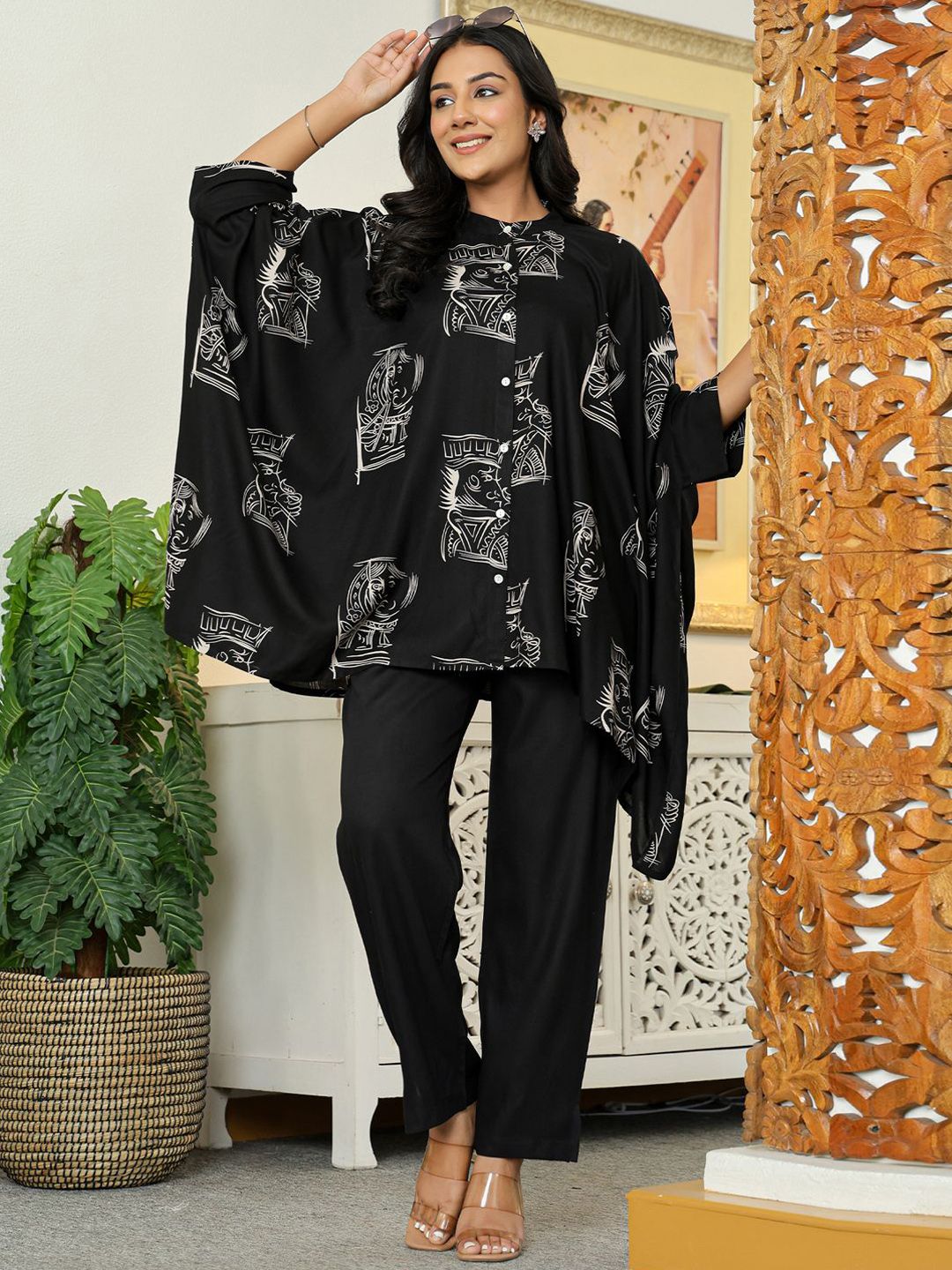 Women Printed Kaftan Kurta with Trousers