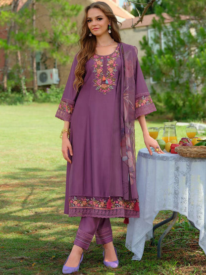 Women Embroidered Thread Work Kurta with Trousers & Dupatta