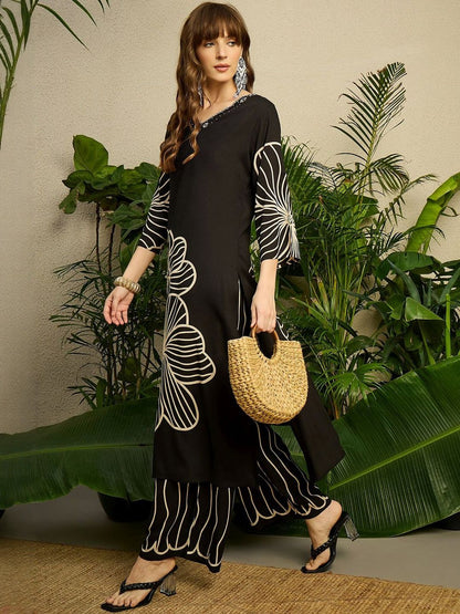Women Floral Printed Thread Work Kurta with Palazzos
