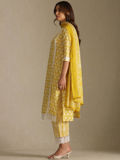 Dhiyona SO Women's Women Printed Thread Work Kurta with Trousers & With Dupatta