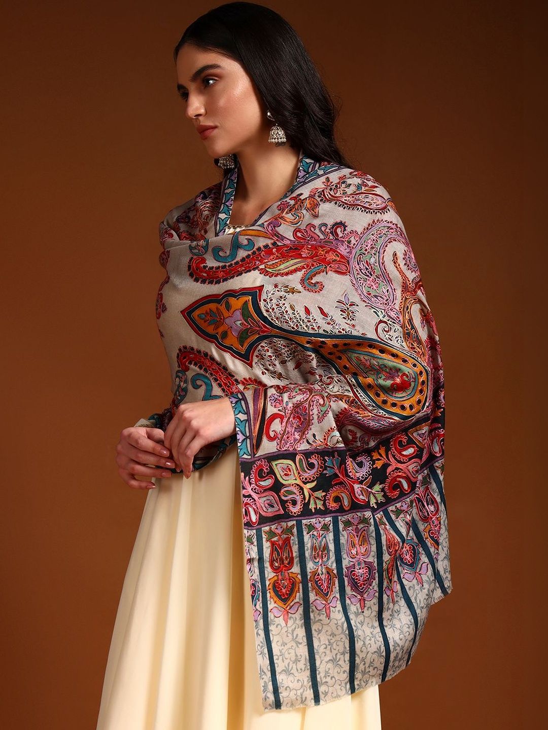 Dhiyona PA Women Abstract Embroidered Shawl