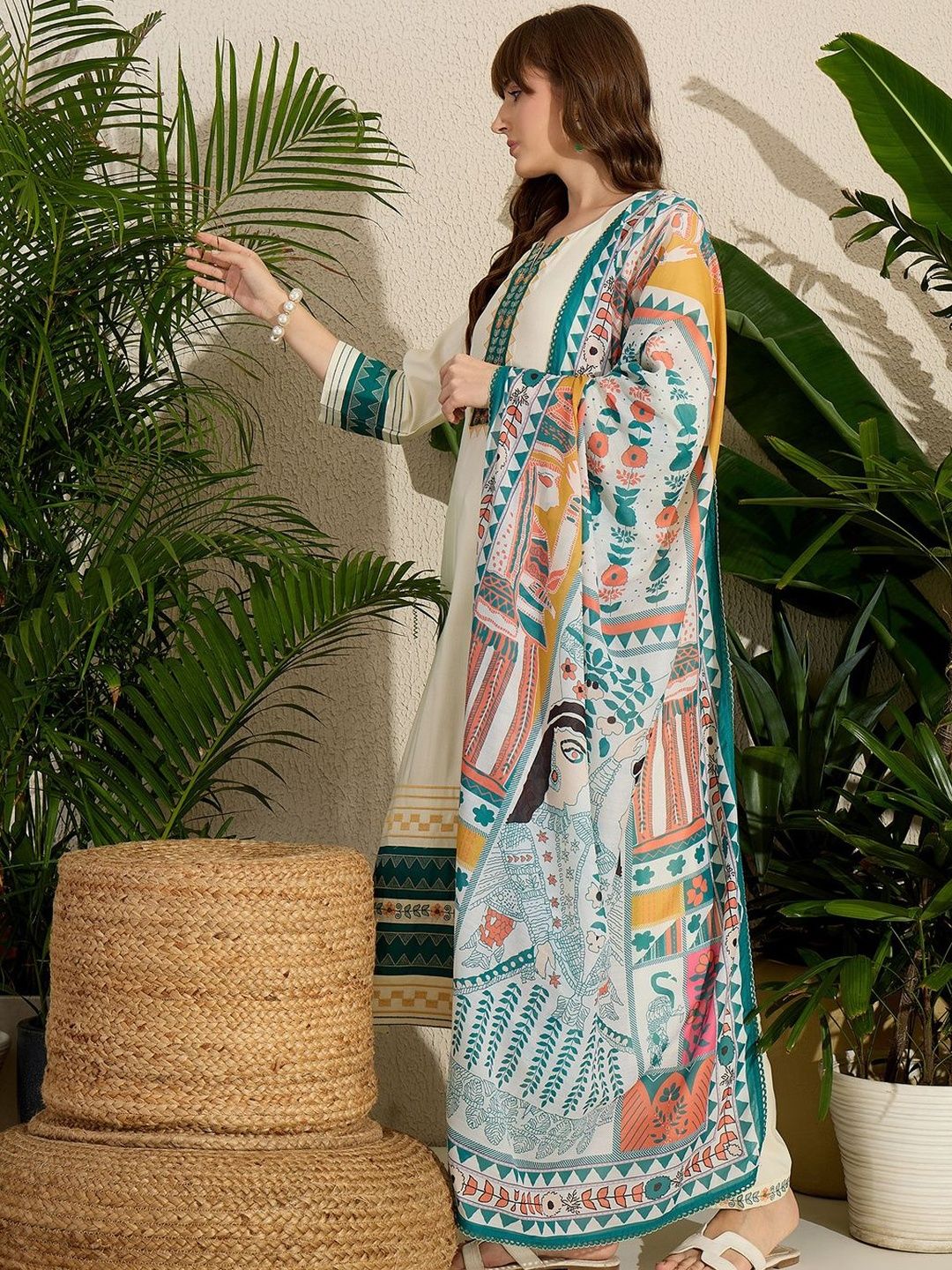 Women Ethnic Motifs Embroidered Regular Kurta with Trousers & With Dupatta