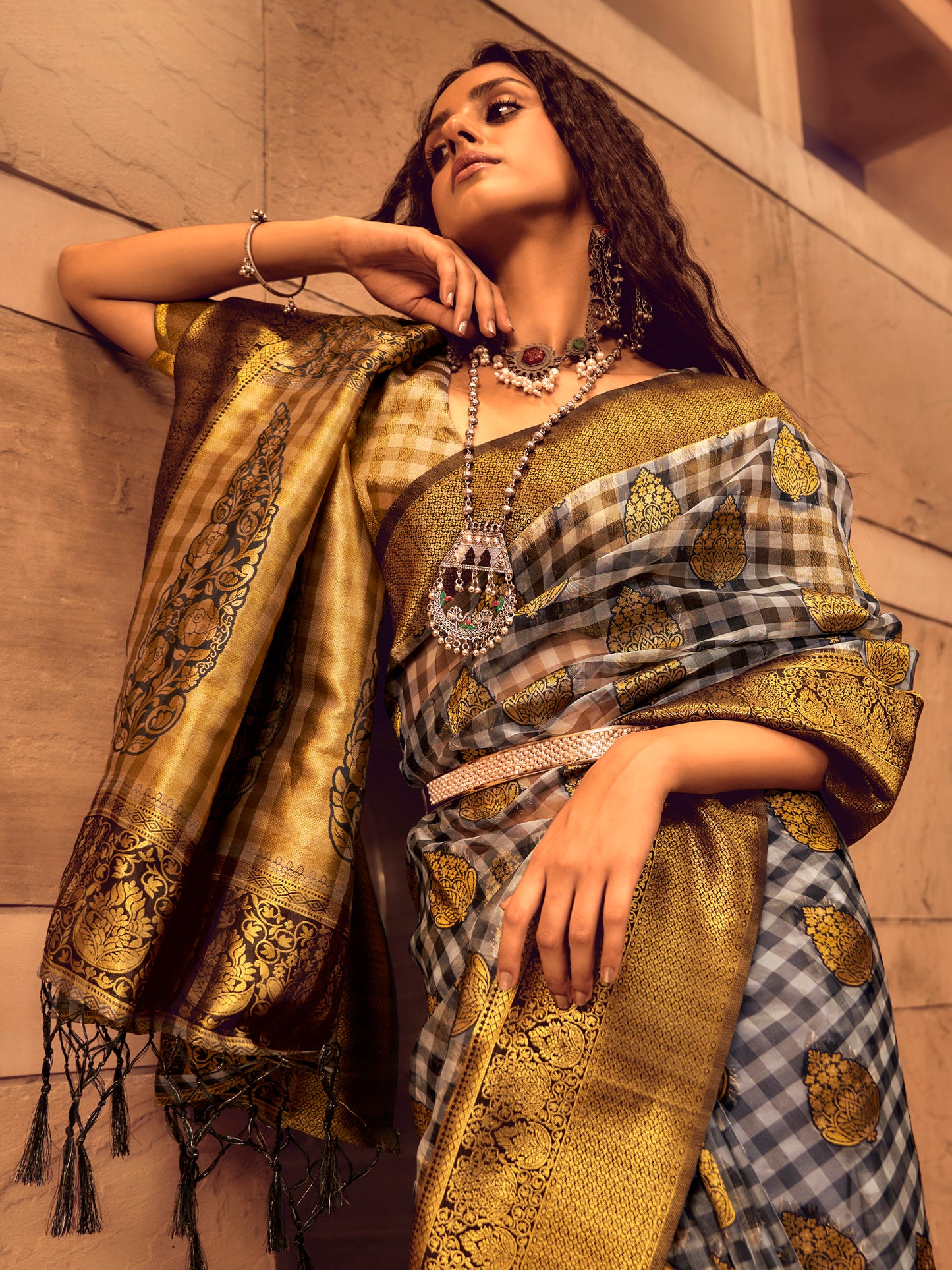 Women's Organza Grey Woven Design Designer Saree With Blouse Piece