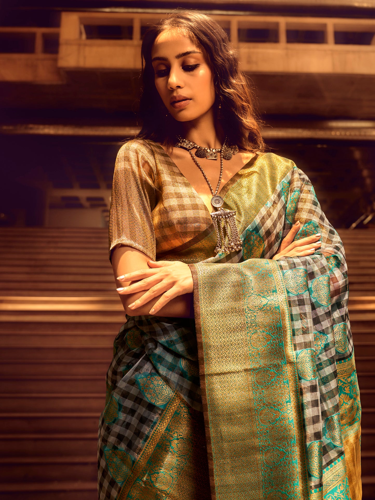 Women's Organza Grey Woven Design Designer Saree With Blouse Piece