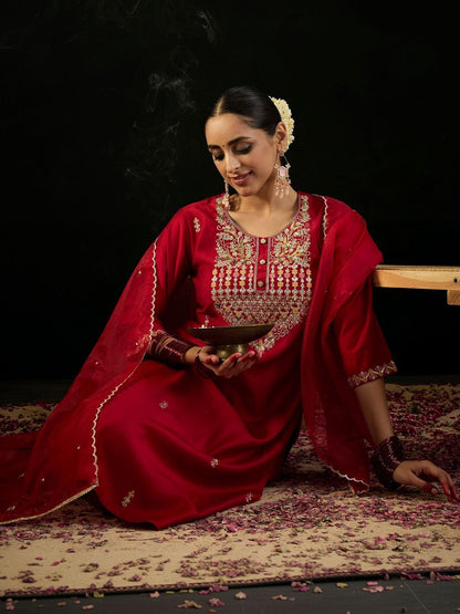 Women Ethnic Motifs Embroidered Regular Sequinned Liva Kurta with Trousers & With Dupatta