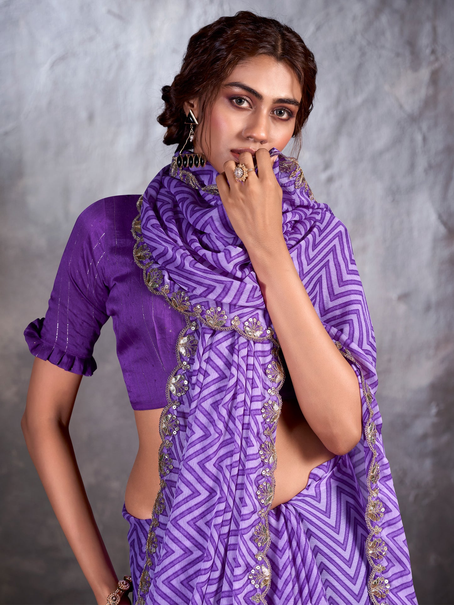 Women's Chiffon Purple Embellished Designer Saree With Blouse Piece