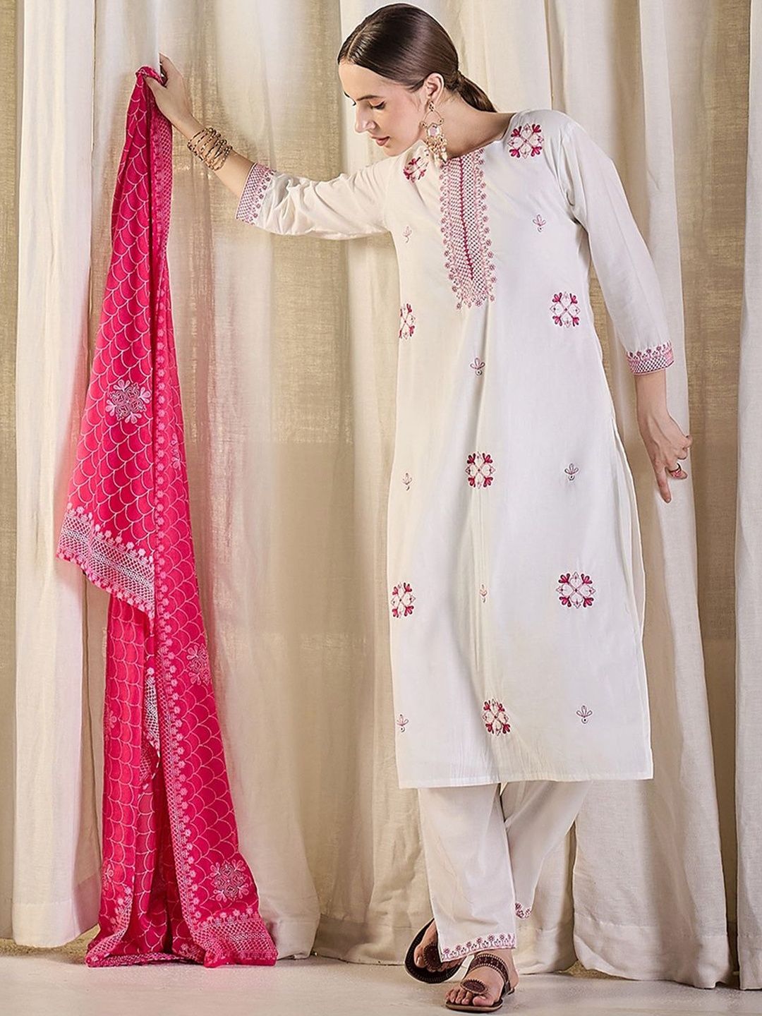 Dhiyona IE Women Ethnic Motifs Embroidered Regular Thread Work Pure Cotton Kurta with Trousers & With Dupatta