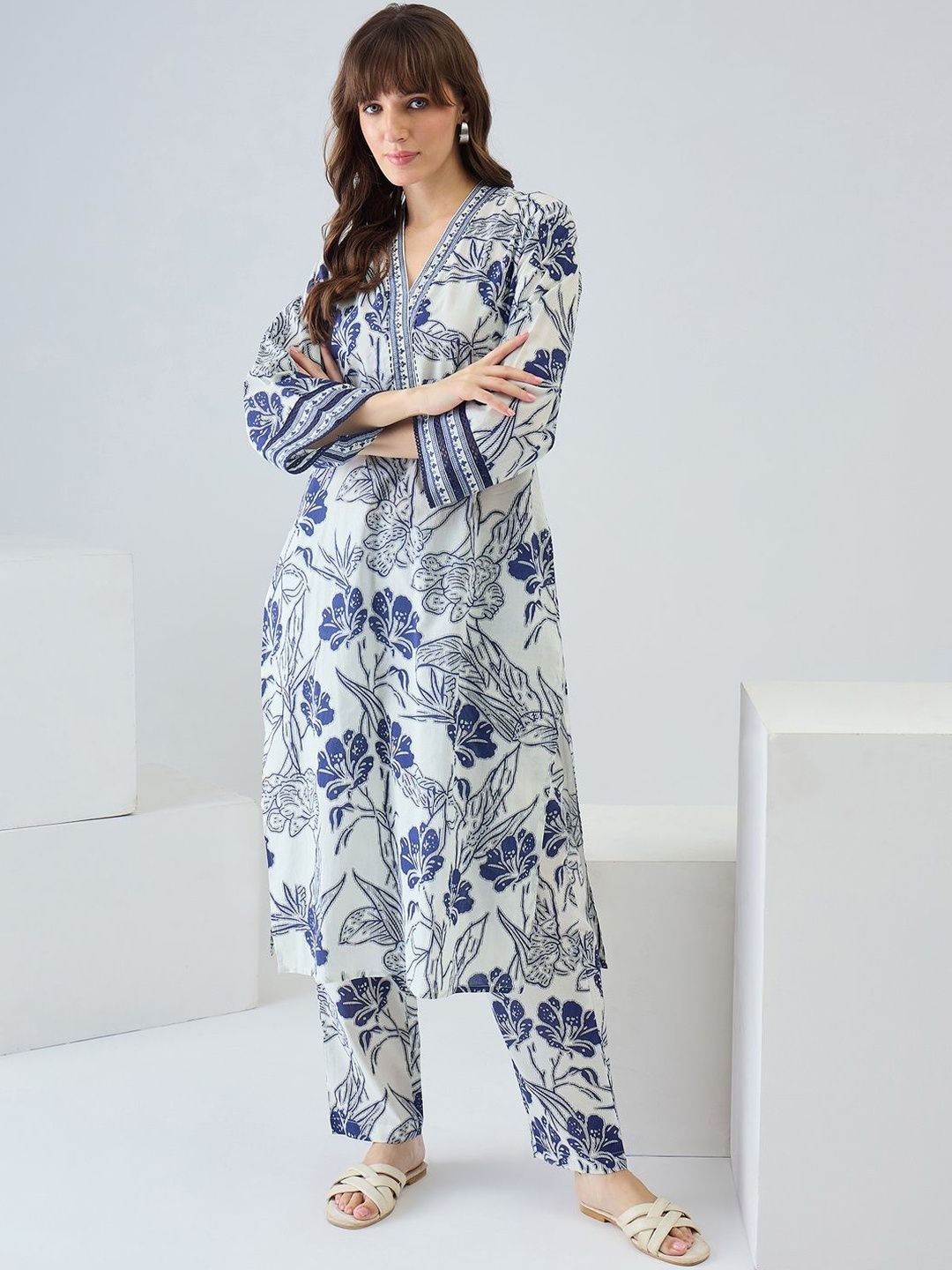 Women Floral Printed Regular Pure Cotton Kurta with Trousers