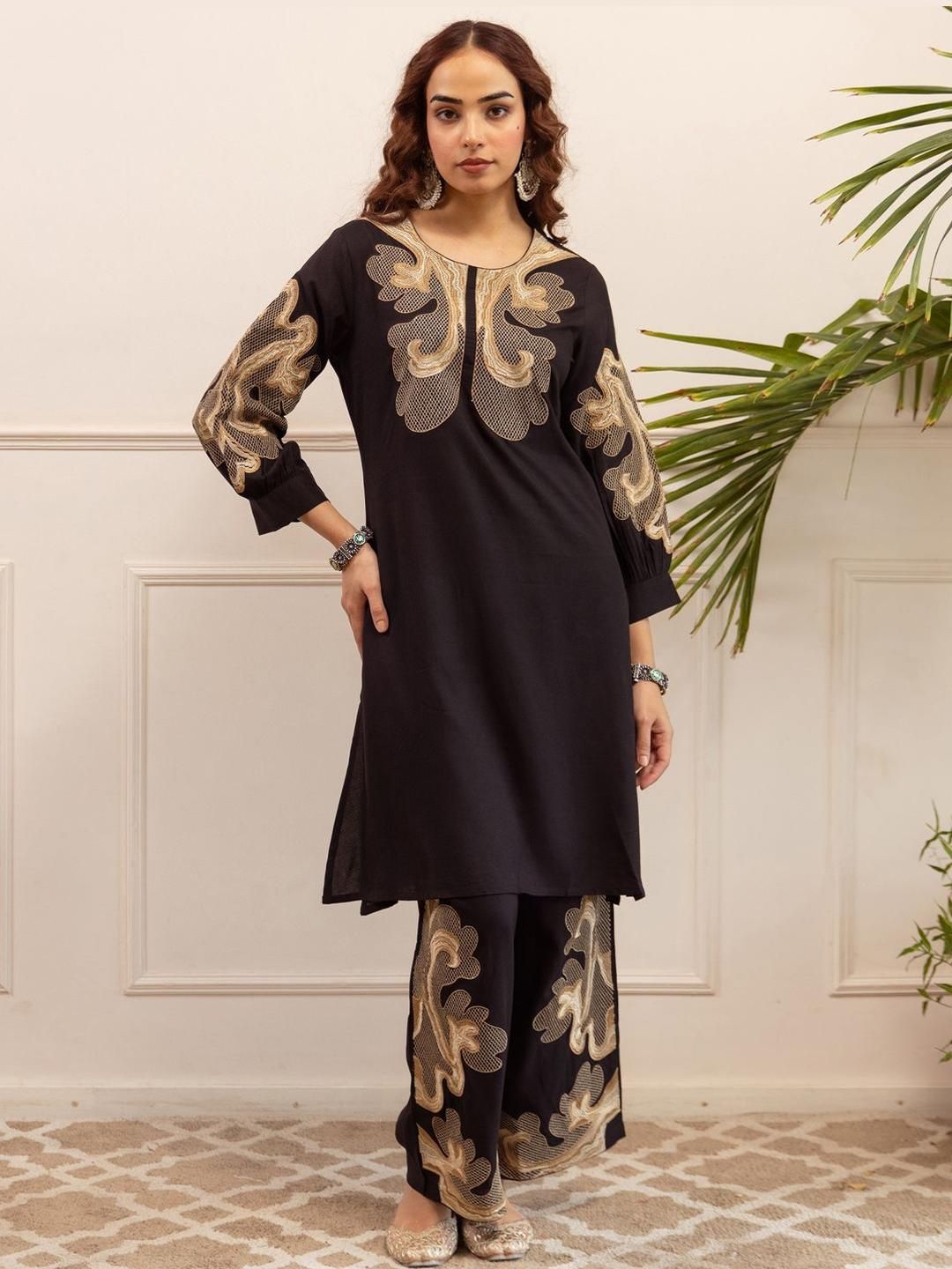 Women Embroidered Regular Thread Work Kurta with Palazzos