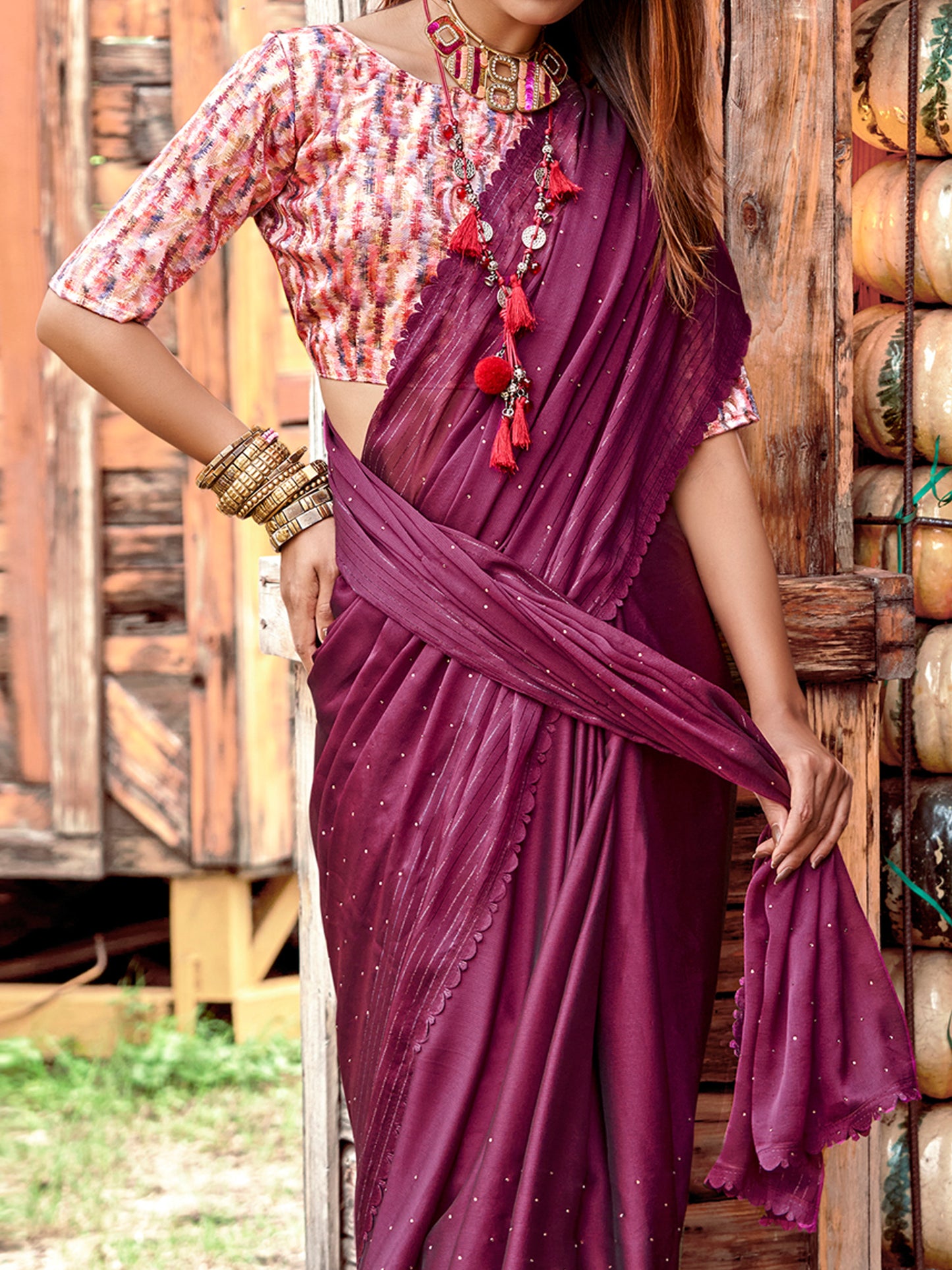 Women's Chiffon Purple Embellished Celebrity Saree With Blouse Piece