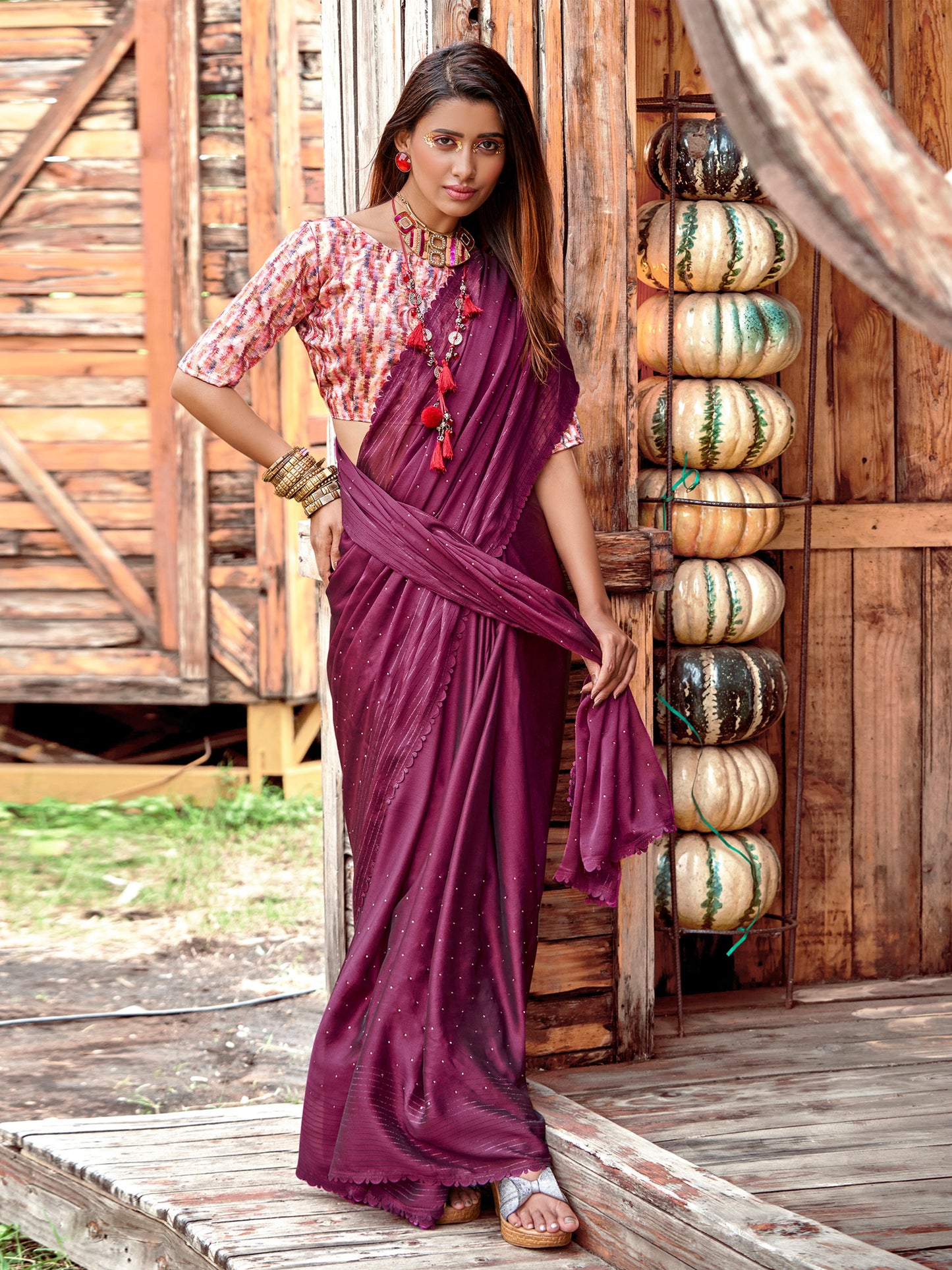 Women's Chiffon Purple Embellished Celebrity Saree With Blouse Piece