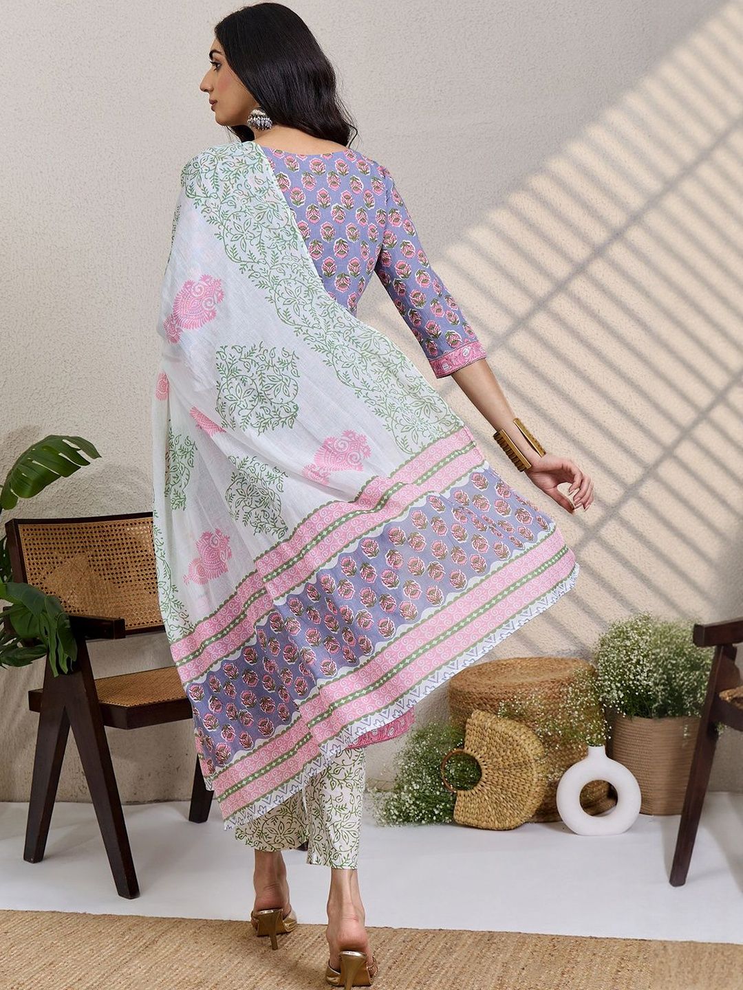 Women Floral Printed V-Neck Pure Cotton Kurta with Trousers & Dupatta