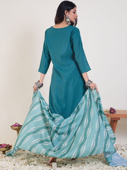 Ethnic Motifs Embroidered Thread Work Kurta with Trousers & With Dupatta