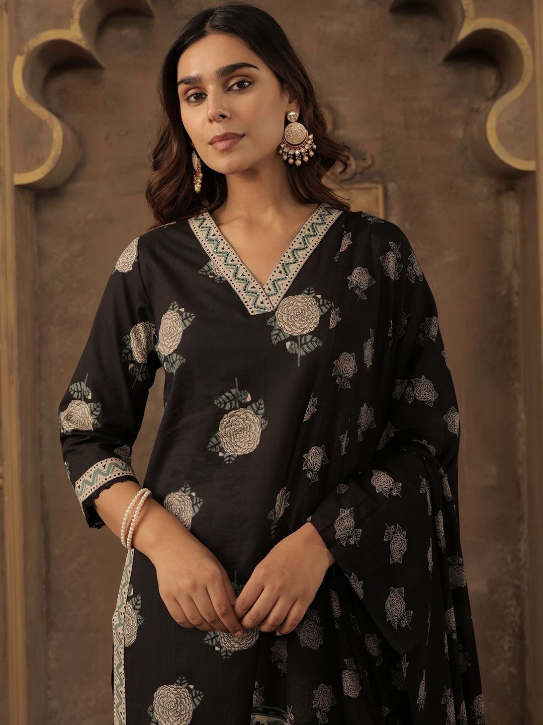 Women Floral Printed Regular Pure Cotton Kurta with Trousers & With Dupatta