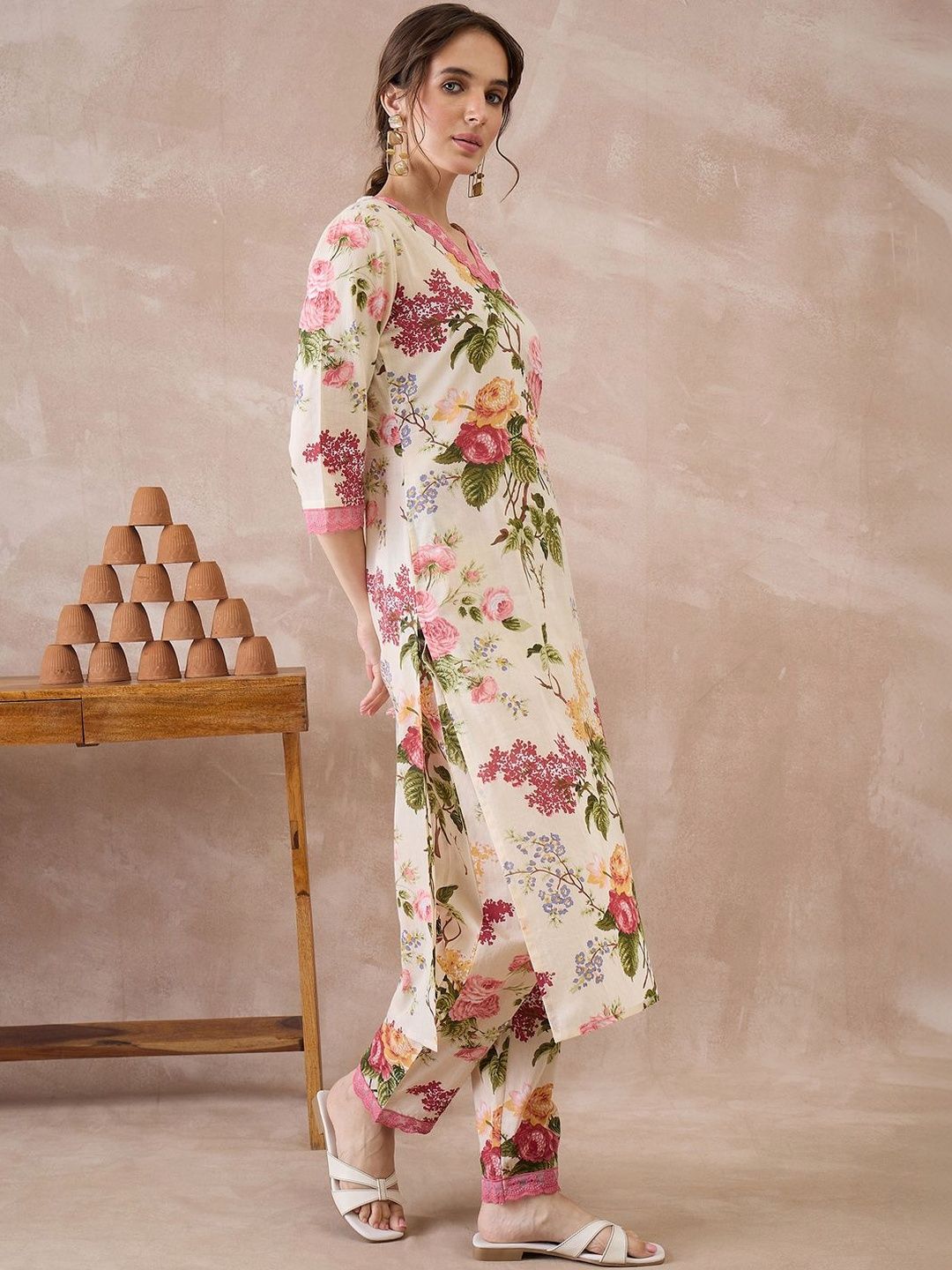 Women Floral Printed Regular Pure Cotton Kurta with Trousers