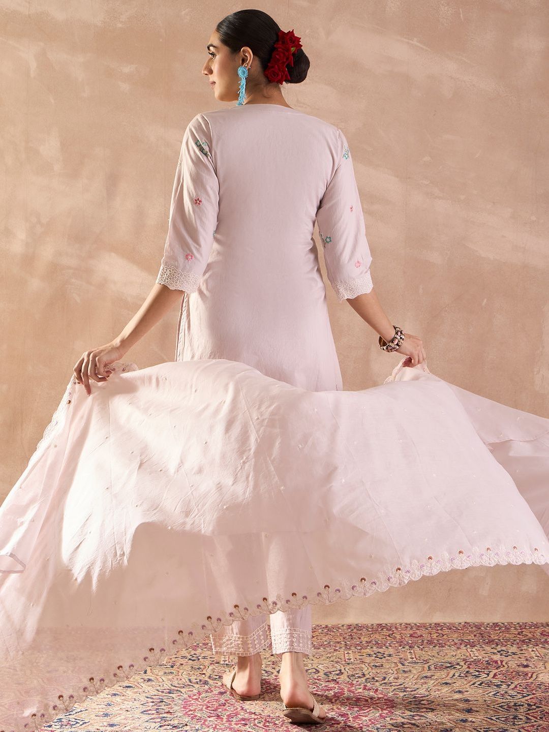 Floral Embroidered Regular Thread Work Pure Cotton Kurta With Trousers & Dupatta