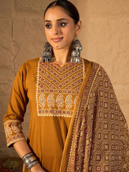 Women Printed Straight Pure Cotton Kurta Trousers With Printed Dupatta set