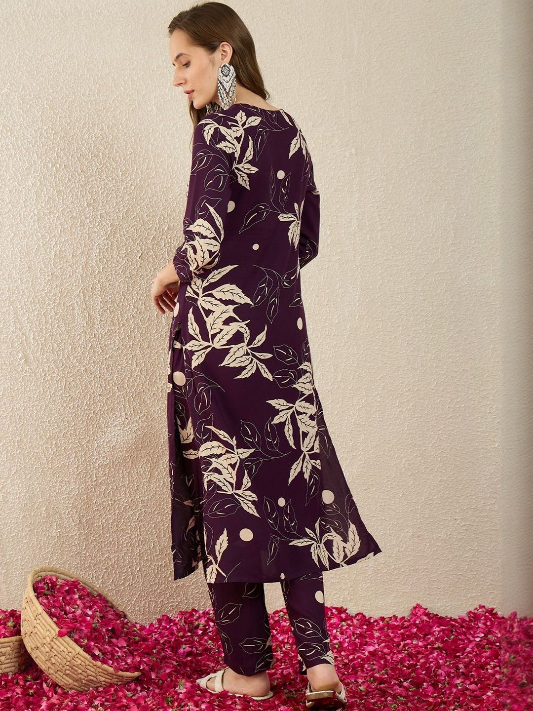 Women Floral Printed Regular Kurta with Trousers