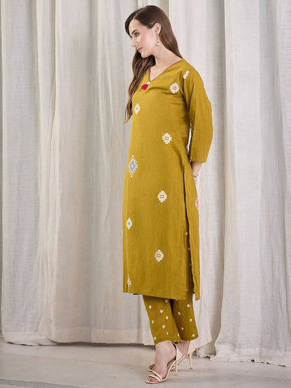 Women Geometric Printed Cotton Kurta with Trousers