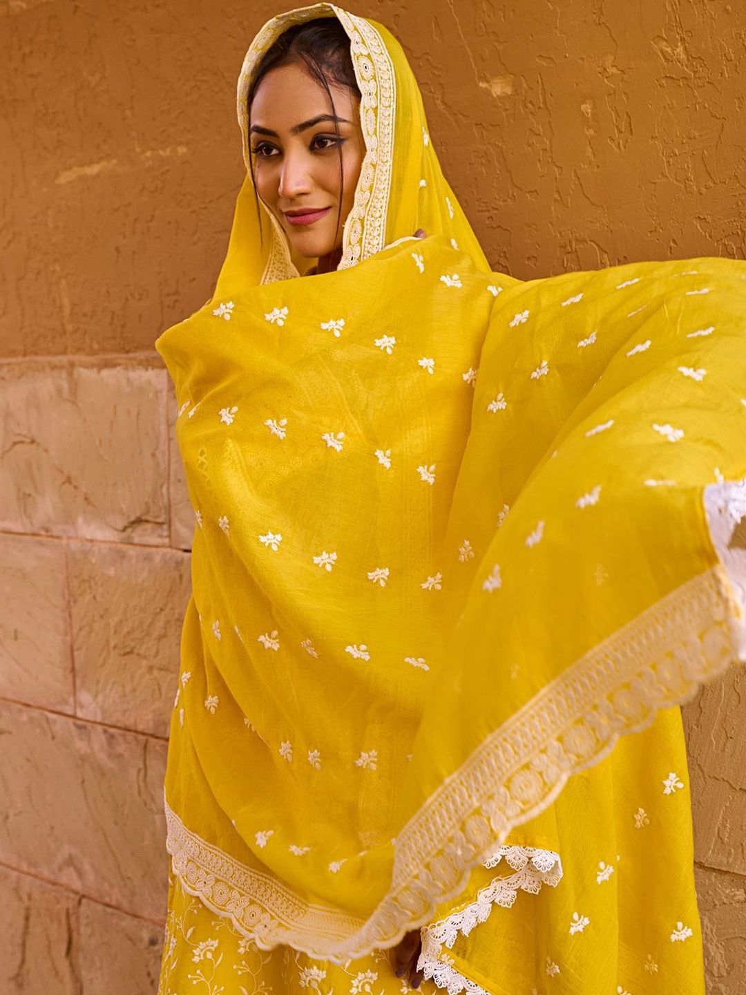 Women Ethnic Motifs Embroidered Regular Thread Work Pure Cotton Kurta with Trousers & With Dupatta