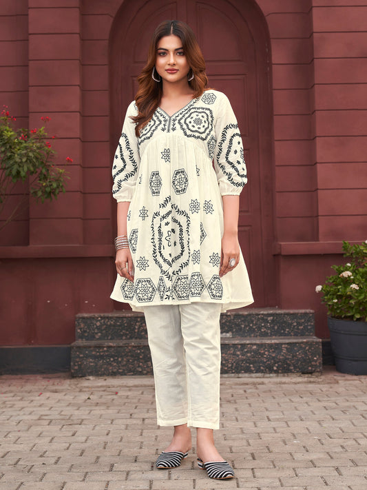 Dhiyona TI Women's Women's Off White Embroidered A Line Fit Kurta with Pant