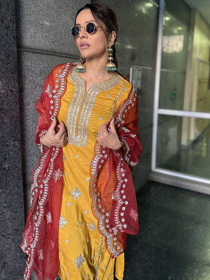 Dhiyona IE Ethnic Motifs Embroidered Gotta Patti Kurta with Trousers & Dupatta