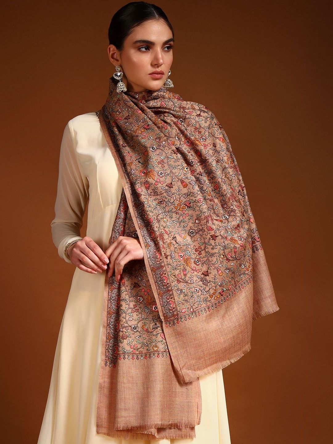 Dhiyona PA Women Floral Embroidered Shawl