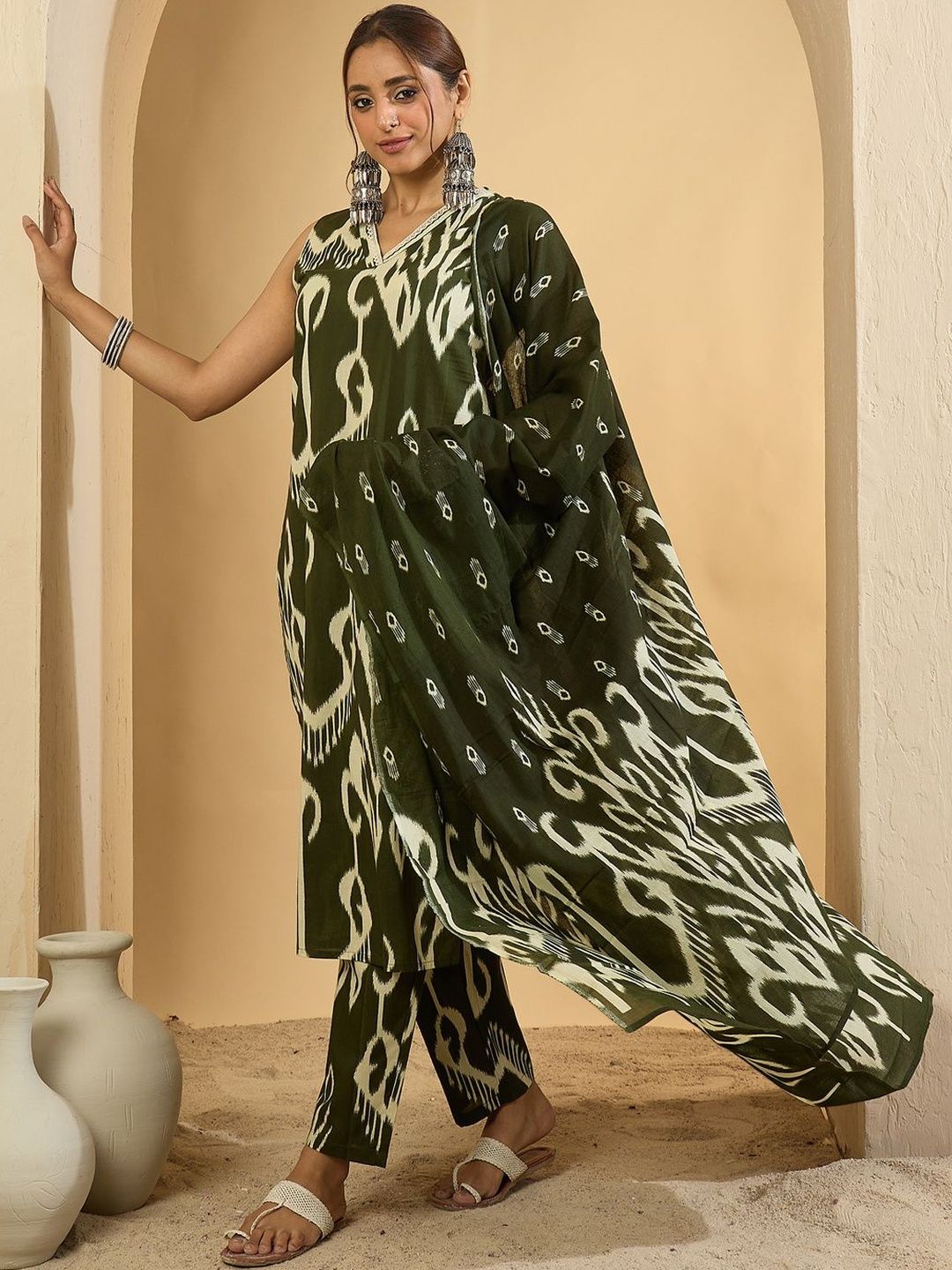 Women Ethnic Motifs Printed Regular Pure Cotton Kurta with Trousers & With Dupatta