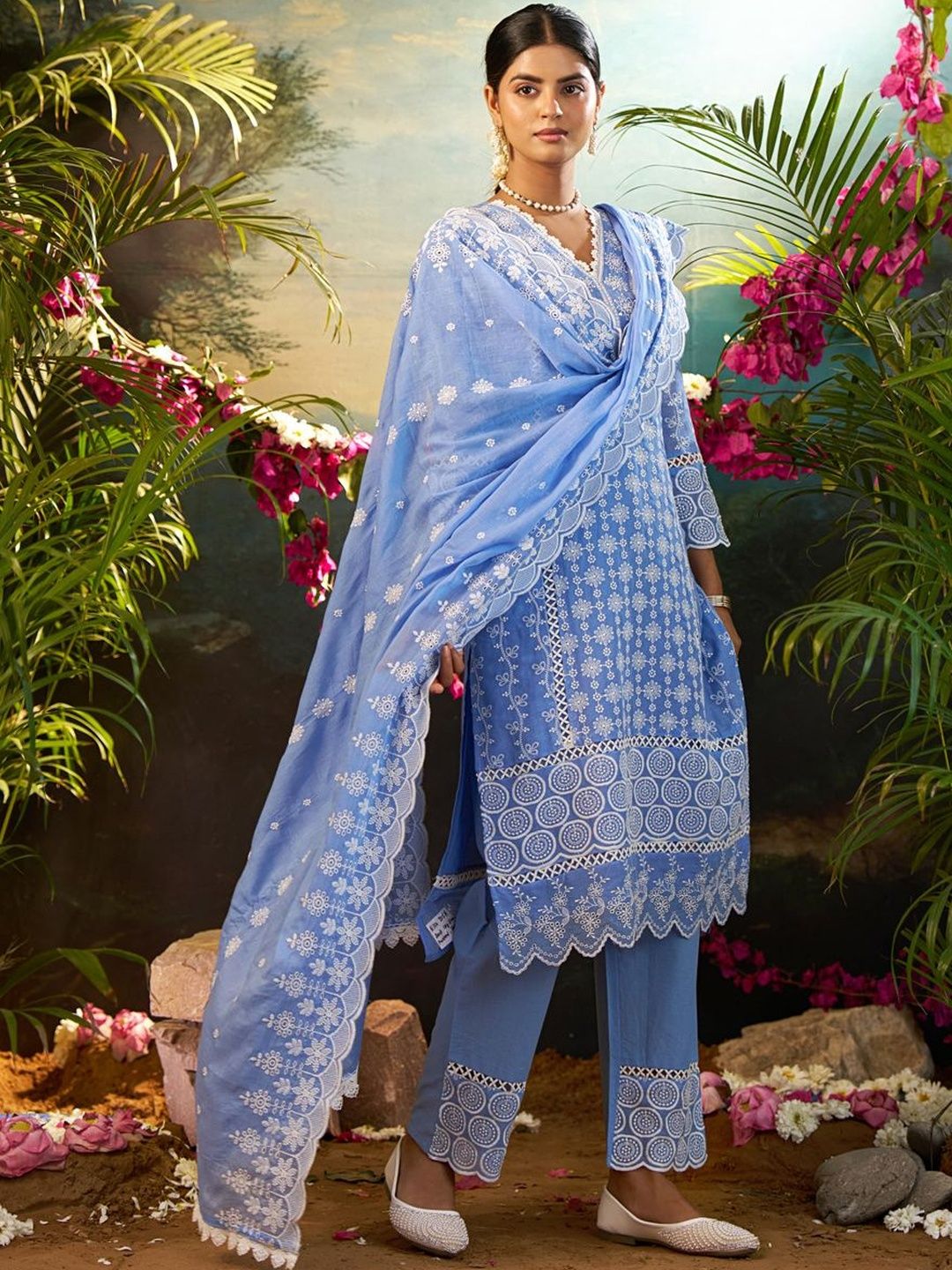 Women Ethnic Motifs Embroidered Regular Thread Work Pure Cotton Kurta with Trousers & With Dupatta