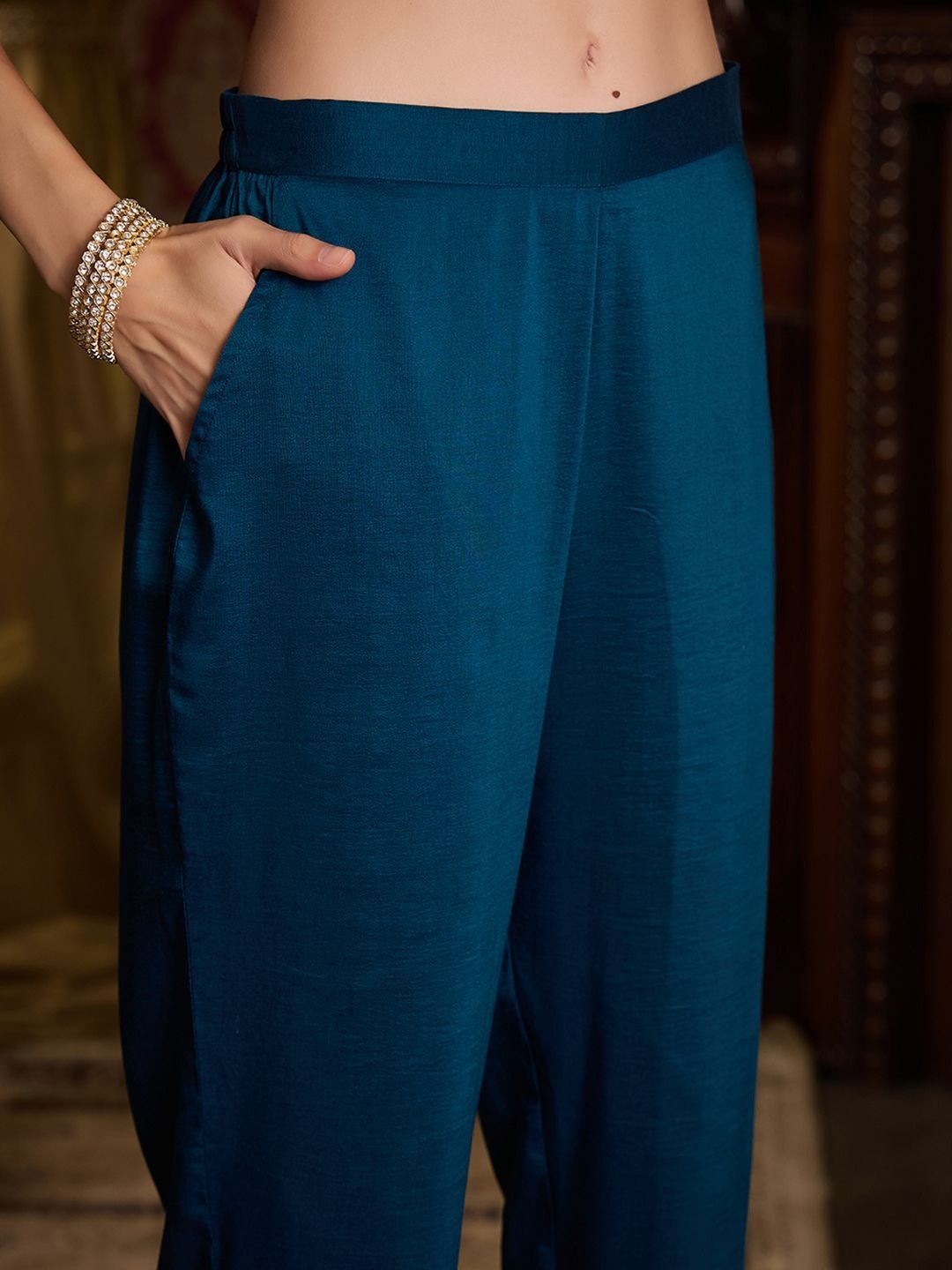 Dhiyona CH Floral Embroidered Pleated V-Neck Thread Work Kurta With Trousers & Dupatta