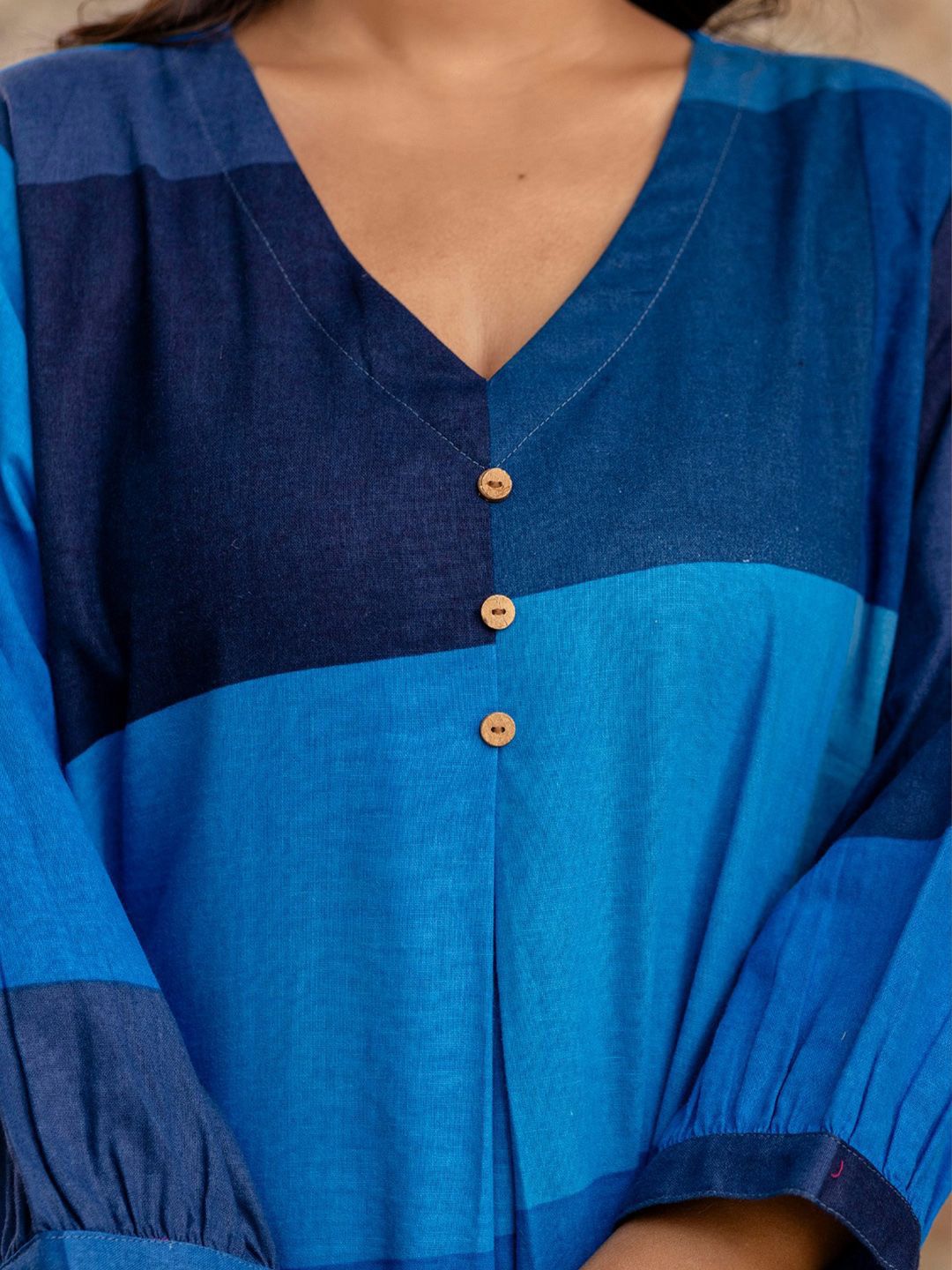 Dhiyona IE Colourblocked V Neck Tunic With Trousers Co-Ords