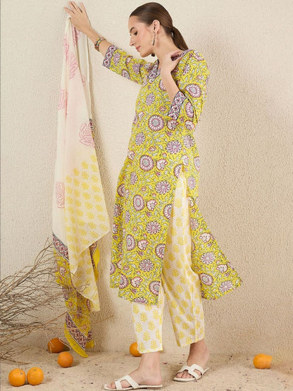 Women Floral Printed Regular Pure Cotton Kurta with Trousers & With Dupatta