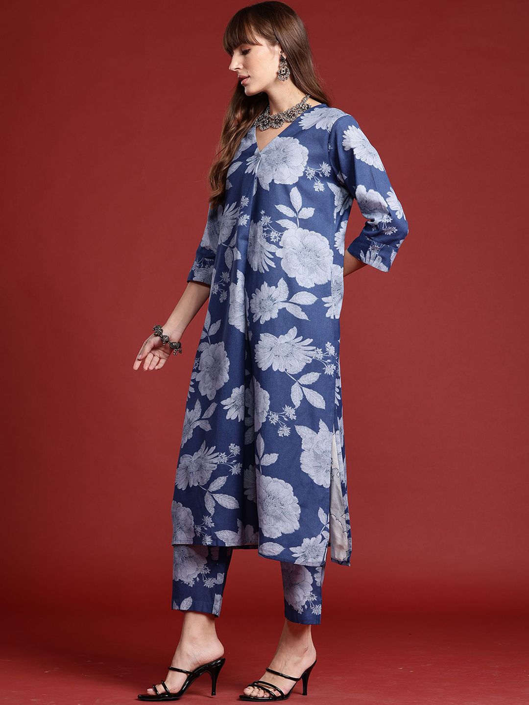 Dhiyona IE Floral Printed Three-Quarter Sleeves A-Line Tunic With Trouser